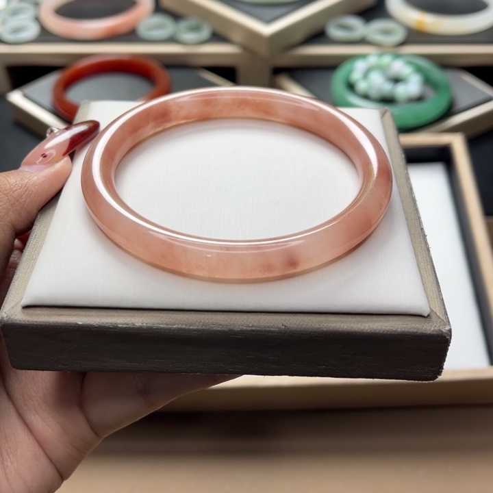 石英质玉手镯未镶嵌@****～