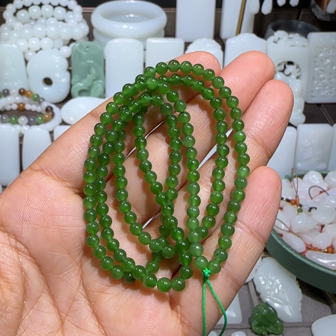 和田玉（碧玉）颈饰未镶嵌