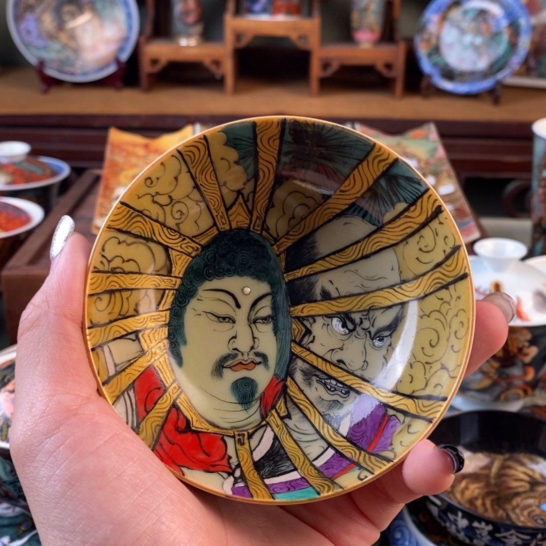 手工手绘陶瓷持镜罗汉普洱杯