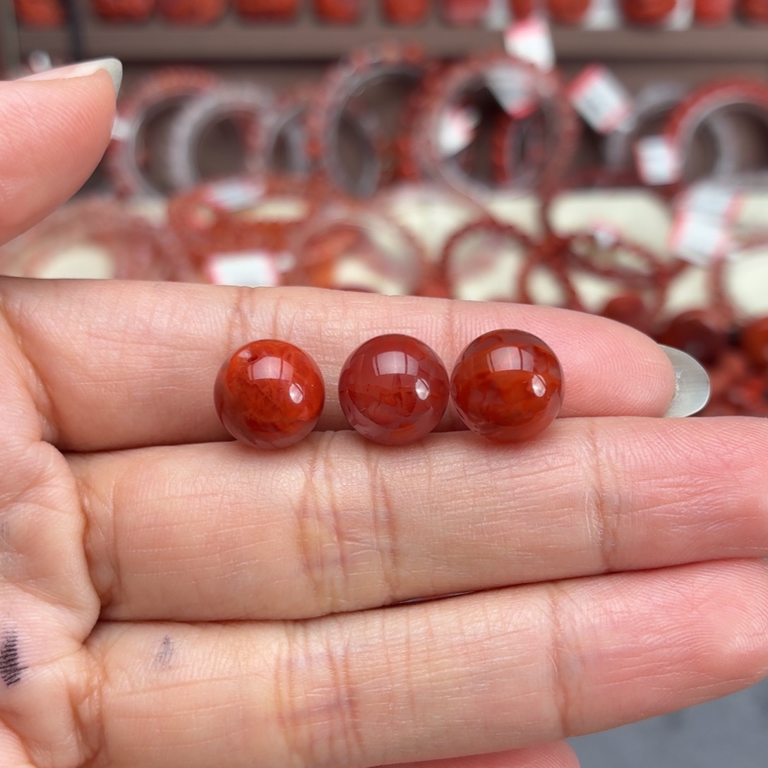大***東南红玛瑙未镶嵌颈饰单珠3个10+