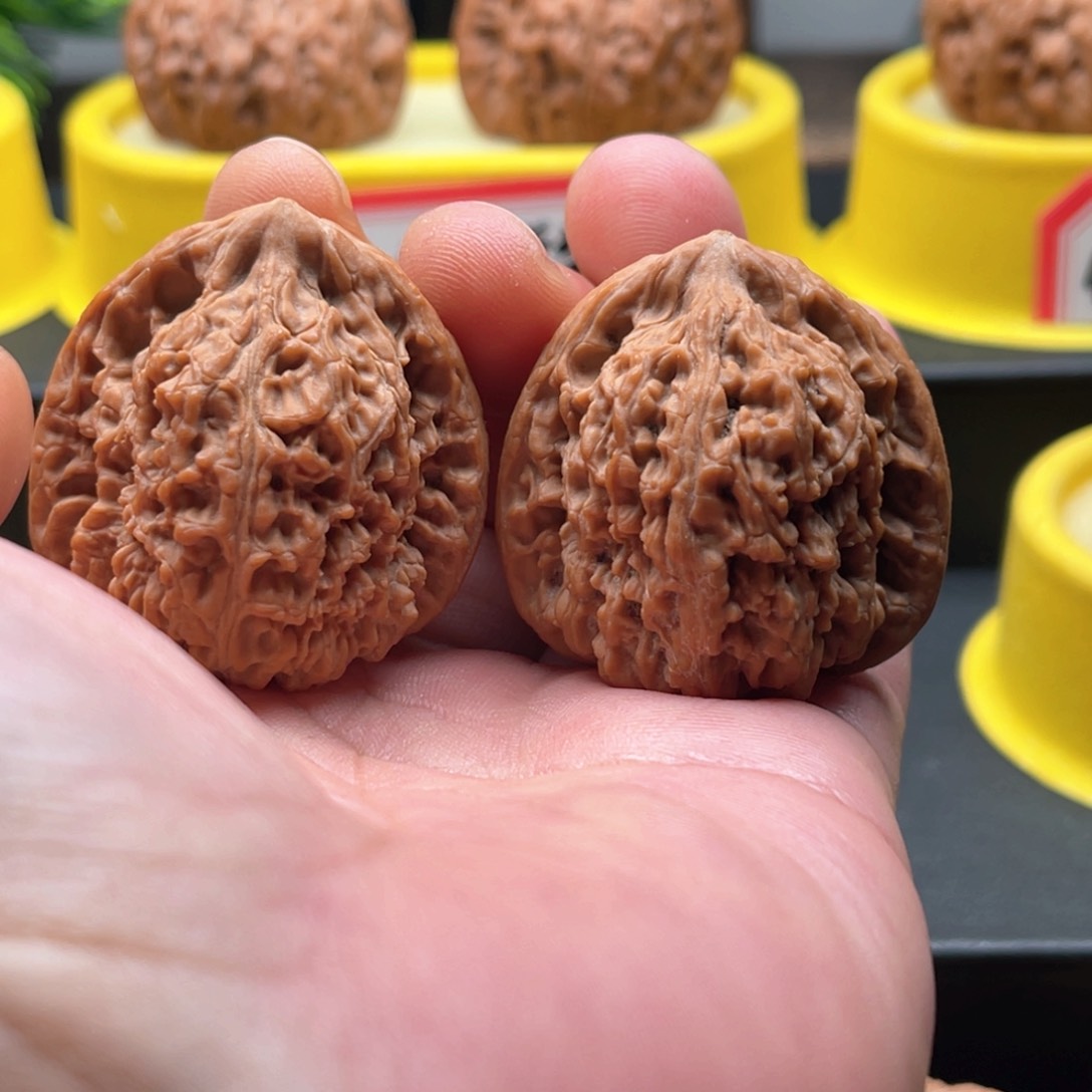 文玩核桃吊坠37三角南疆