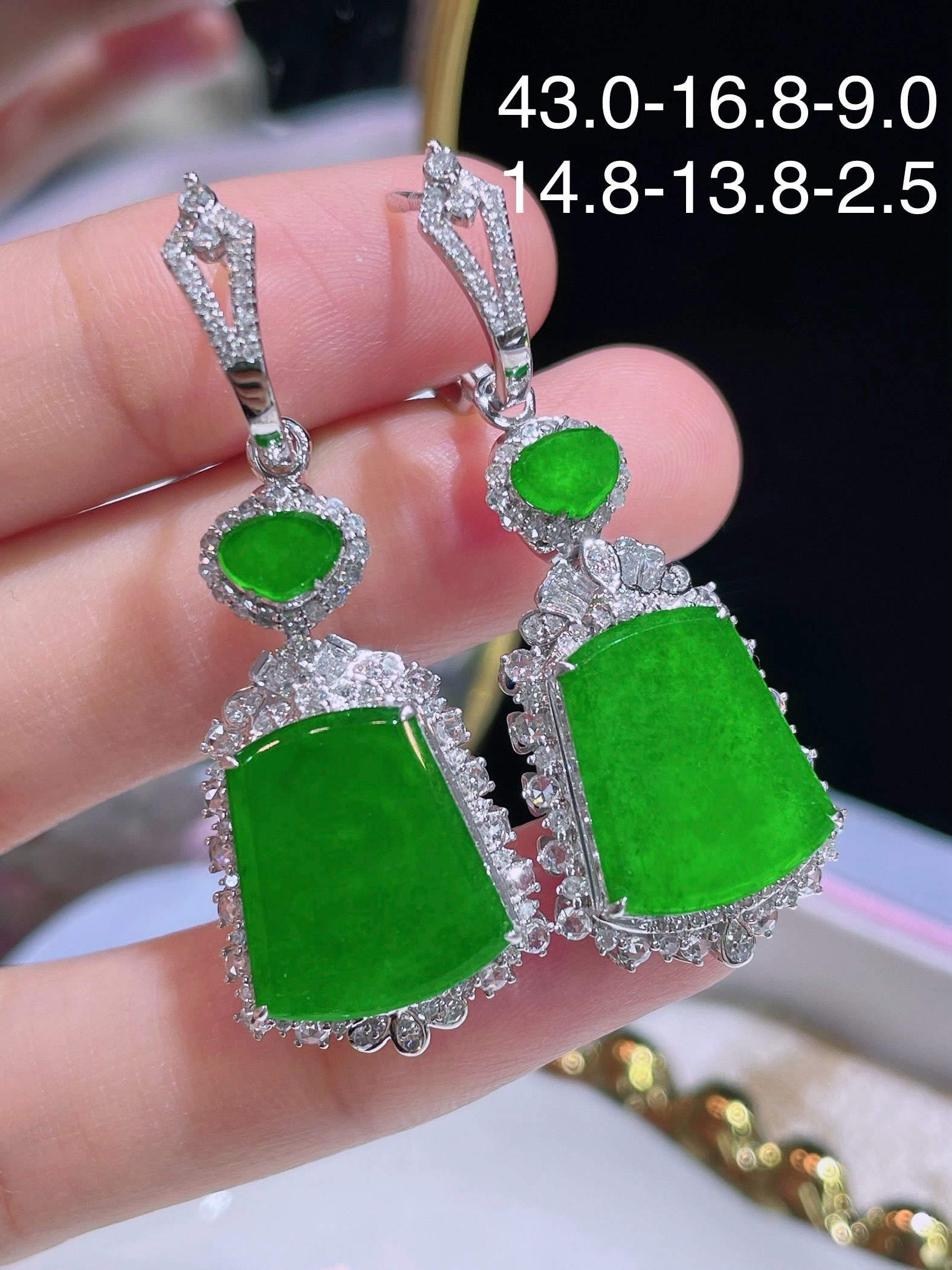 翠翠笙天然缅甸翡翠A货满绿无事牌两用款 18k金镶嵌钻石 细腻水灵