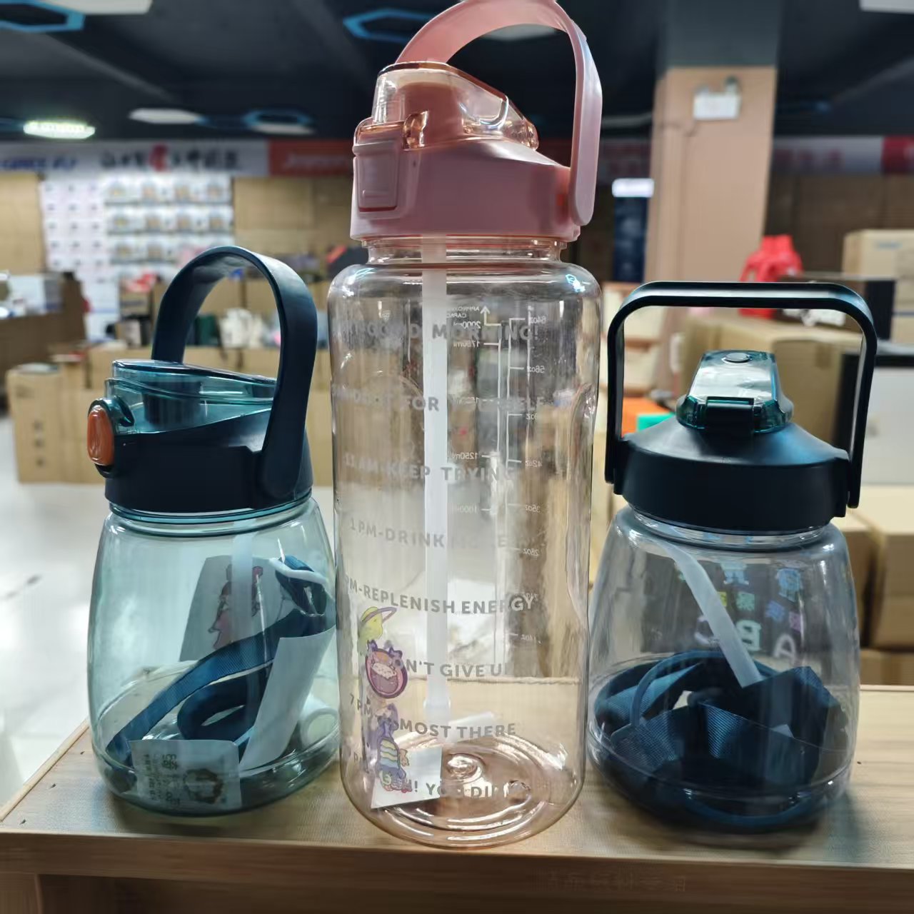 水杯吸管杯手提杯大号小号塑料杯