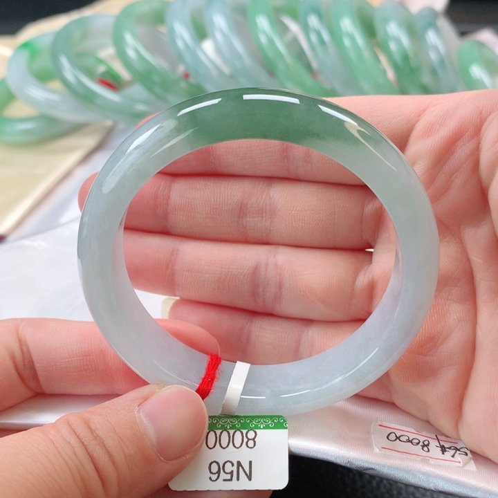 翡翠手镯未镶嵌缅甸A货翡翠手镯