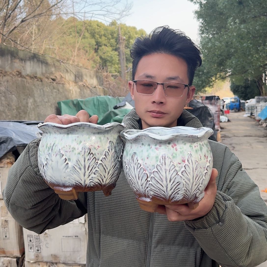 紫砂花盆口16.5高14（两个胖白菜白彩色