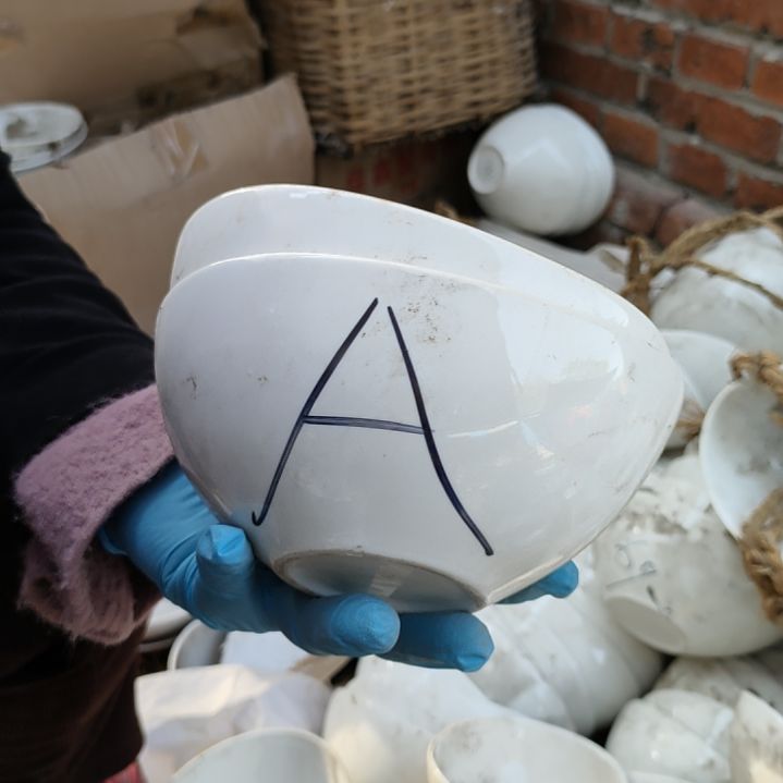 摆件陶瓷盘子碗啥都有