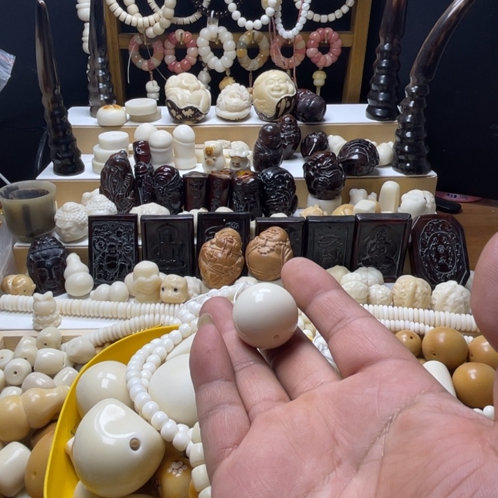 O**登象牙果雕刻圆珠微瑕（不退不换）