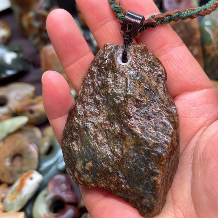 岫岩河磨玉（透闪石质玉）把件未镶嵌