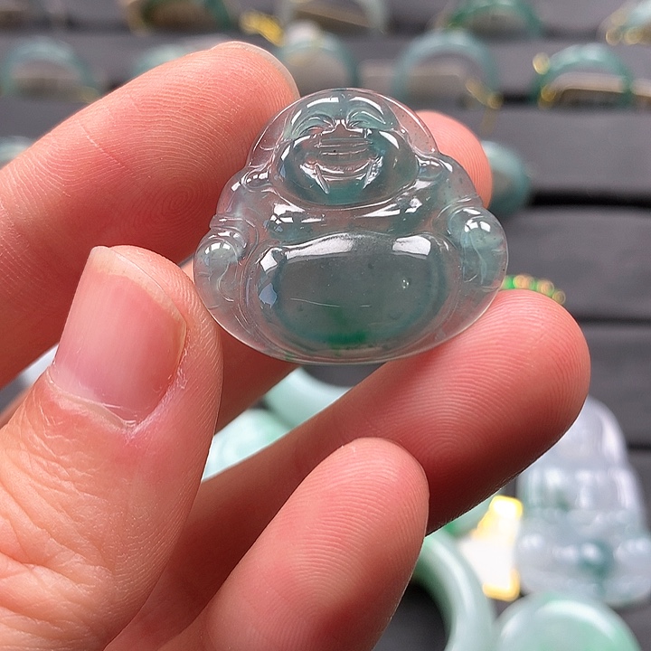 翡翠颈饰未镶嵌佛公