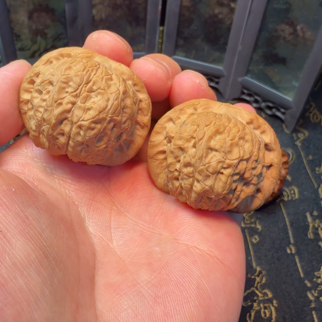 文玩核桃吊坠平谷血麒麟40