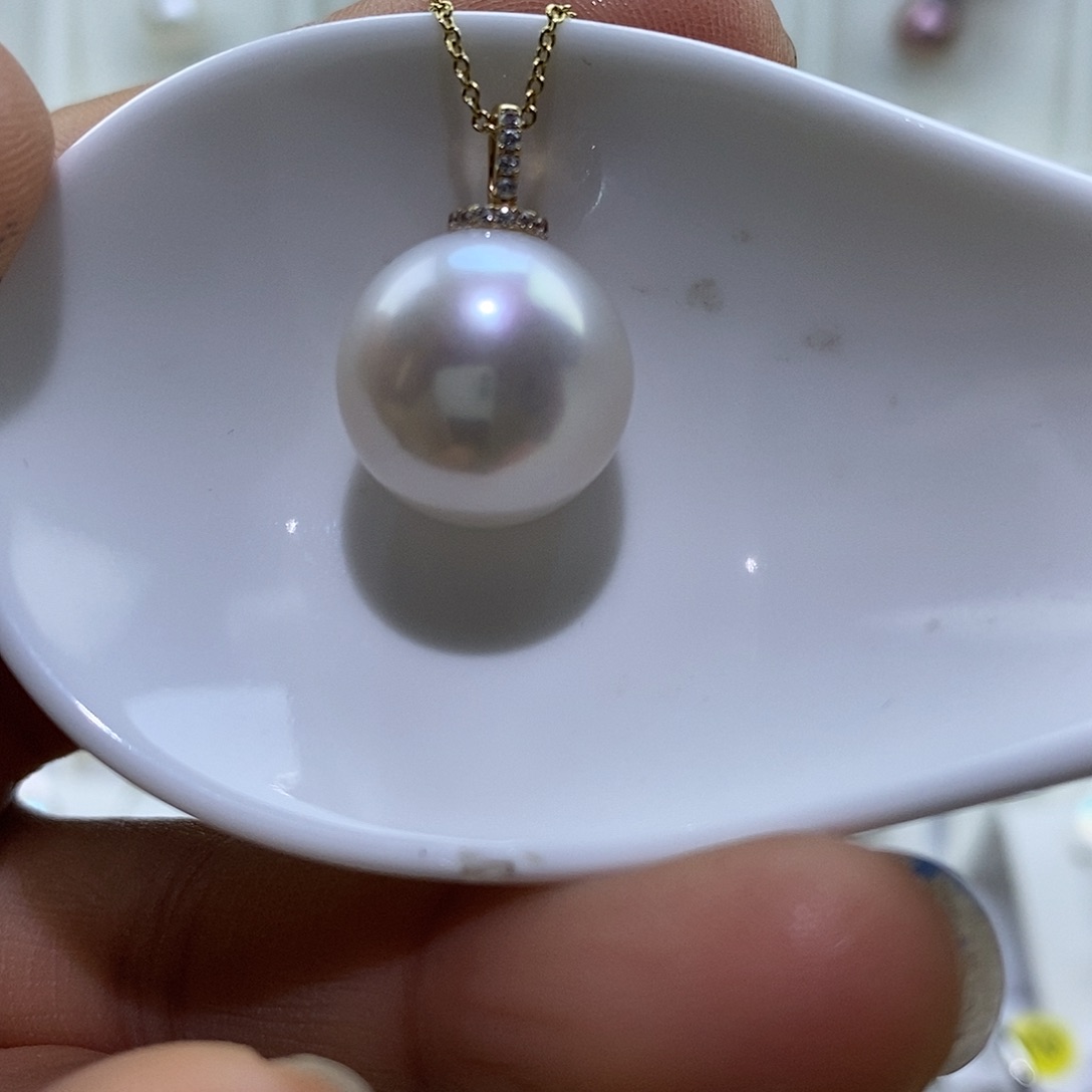 18K金镶嵌淡水珍珠吊坠(赠链)