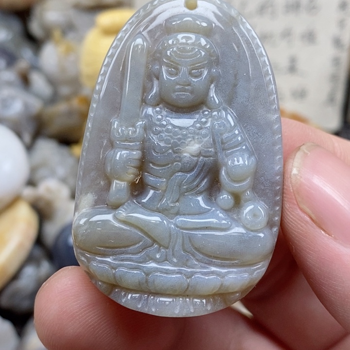 颈饰未镶嵌硅化珊瑚（珊瑚玉）