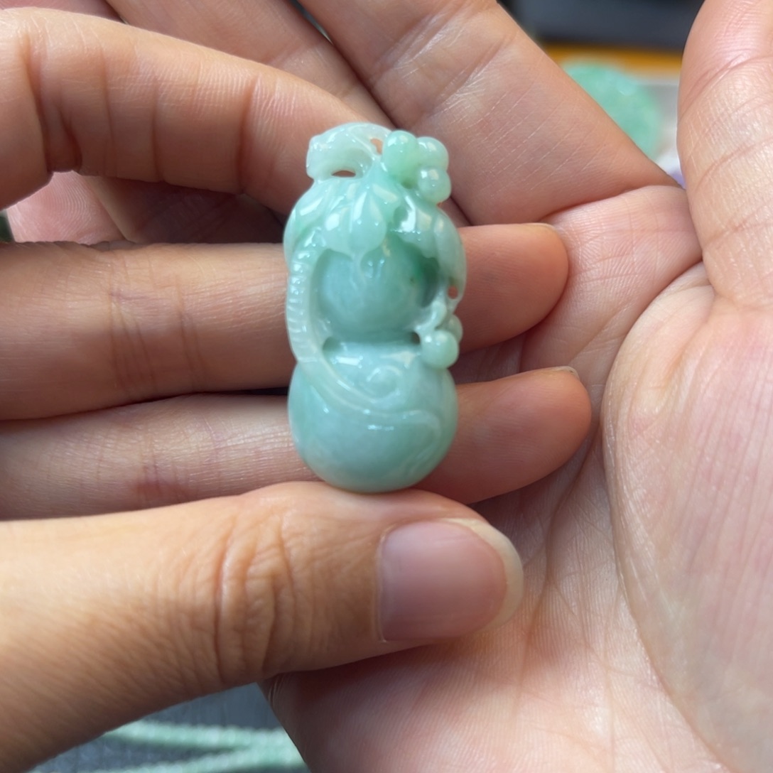 翡翠颈饰未镶嵌吊坠待编织