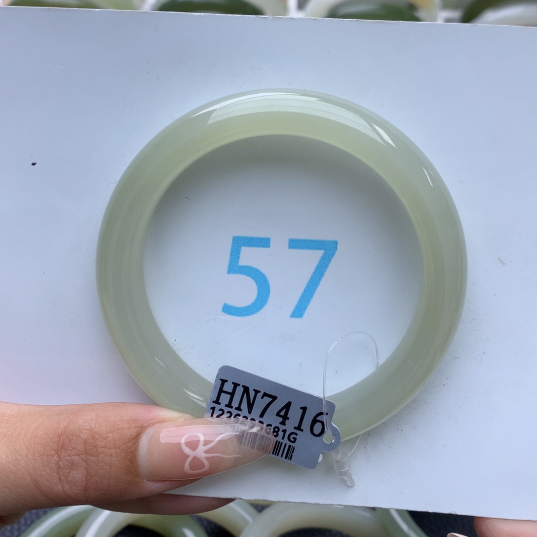 和田玉手镯未镶嵌不**名