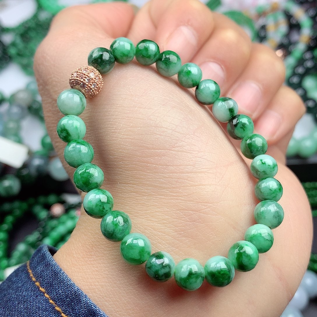 翡翠颈饰未镶嵌手串