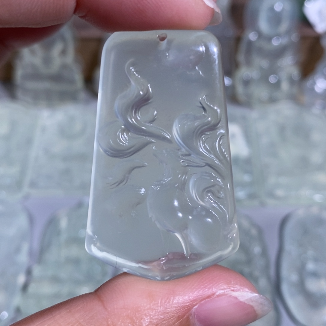 未镶嵌岫玉颈饰吊坠