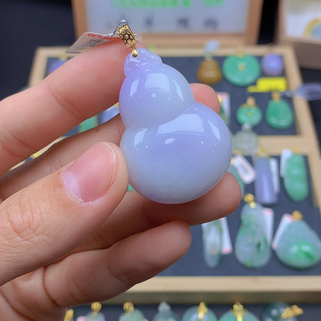 翡翠颈饰18K金镶嵌翡翠