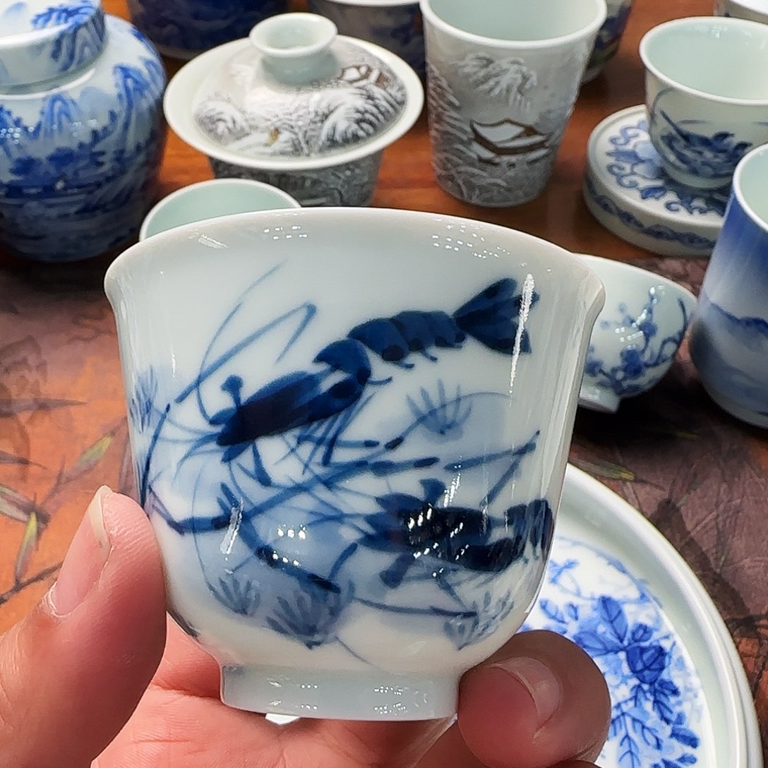 张玲玲手绘虾趣杯
