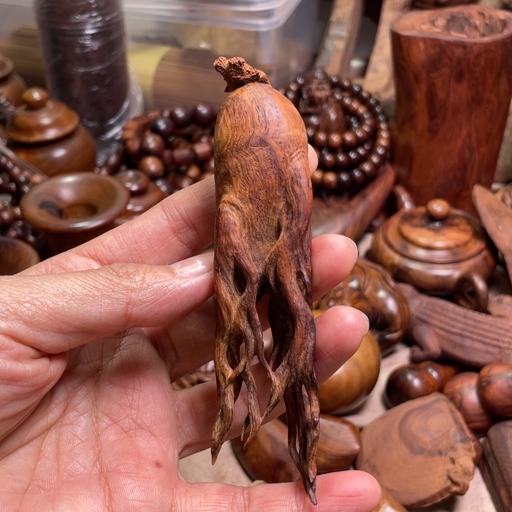 木海南黄花梨原料手把件