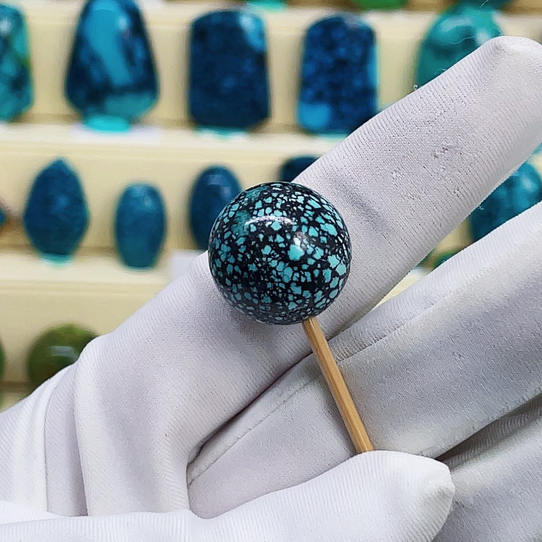 绿松石未镶嵌颈饰