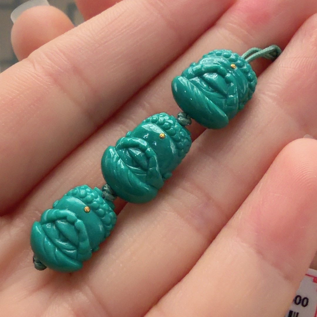 绿松石未镶嵌颈饰