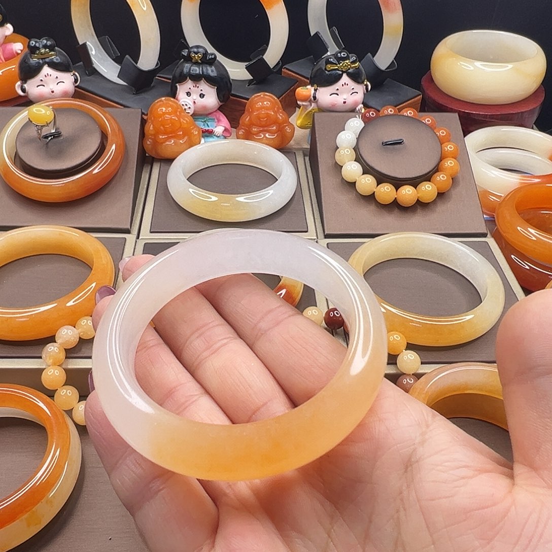 石英质玉（黄龙玉）未镶嵌手镯包容福利56