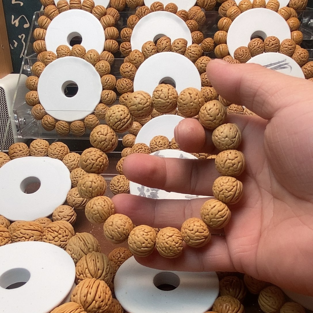 璞***桃核吊坠老树金丹16….