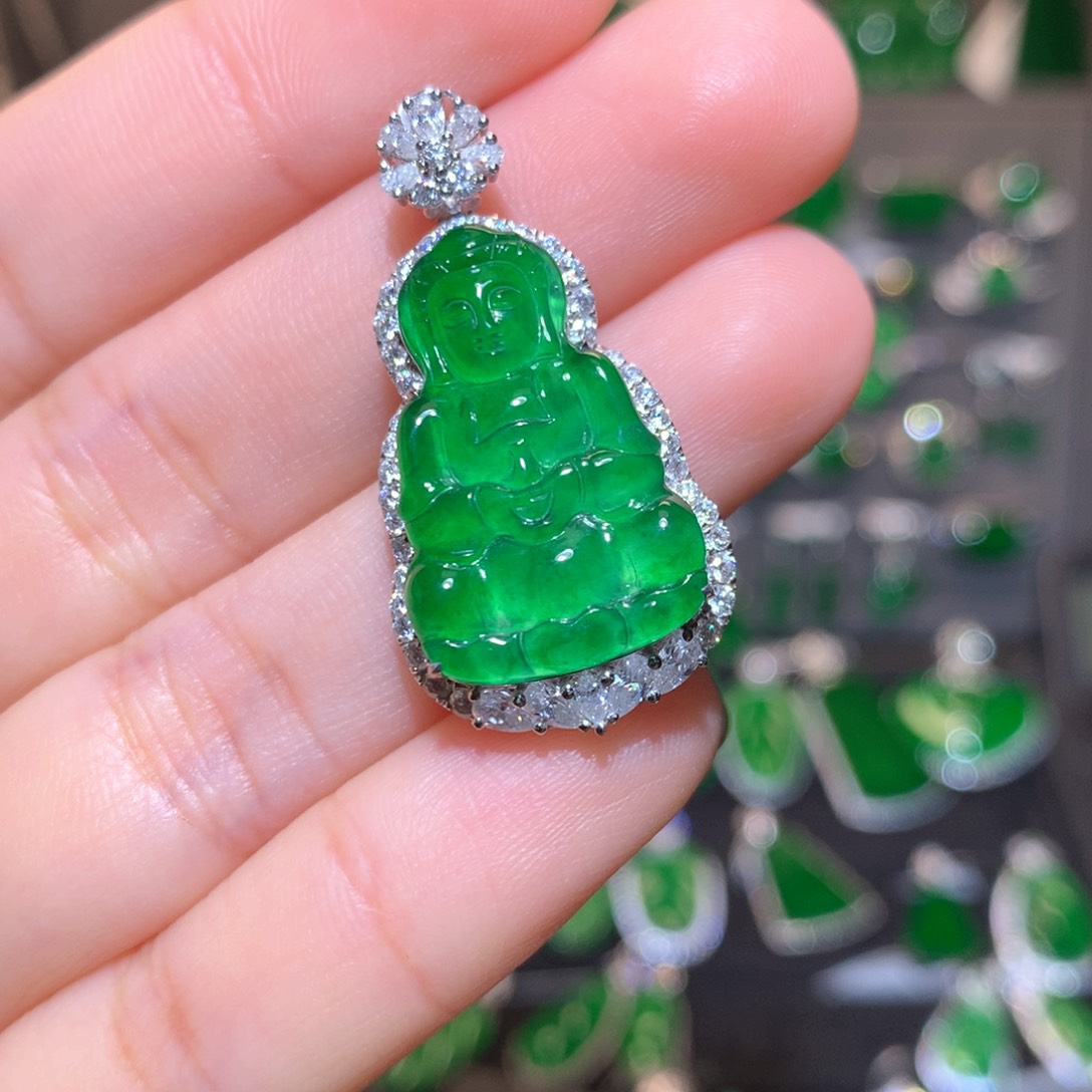 翡翠颈饰18K金镶嵌观音