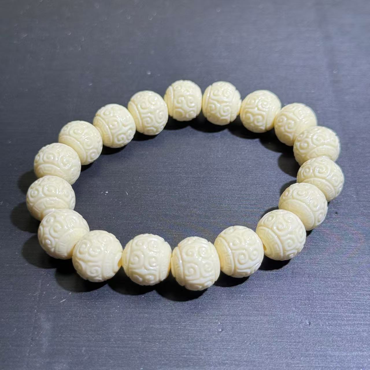   SS典藏轻奢像牙白色手串Z71