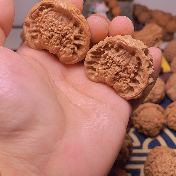 文玩核桃吊坠44蛇头聚宝盆