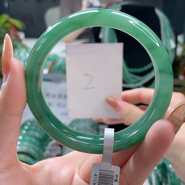 石英质玉手镯未镶嵌天然A货非洲翠手镯