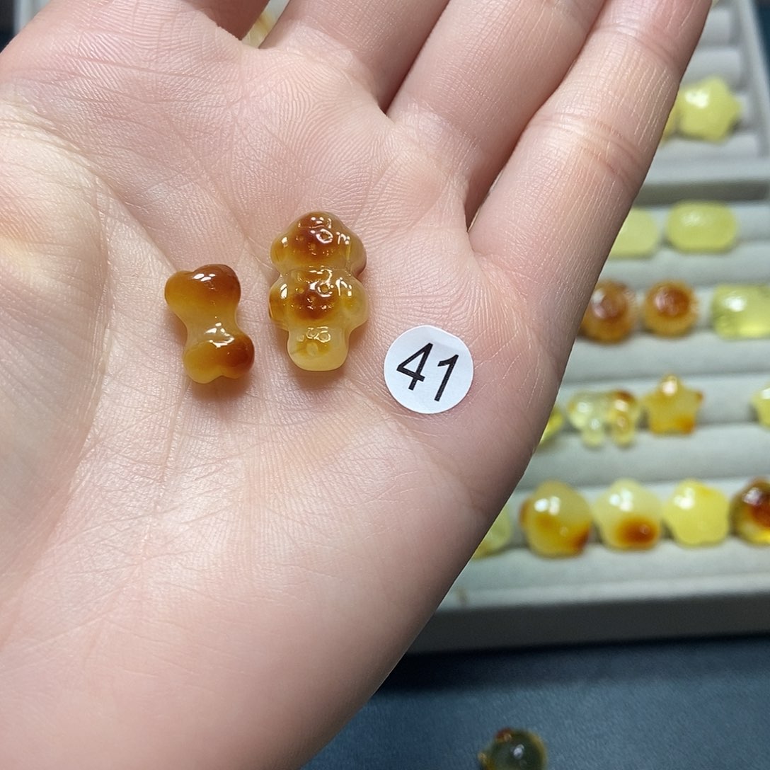 琥珀裸石未镶嵌暴***?，