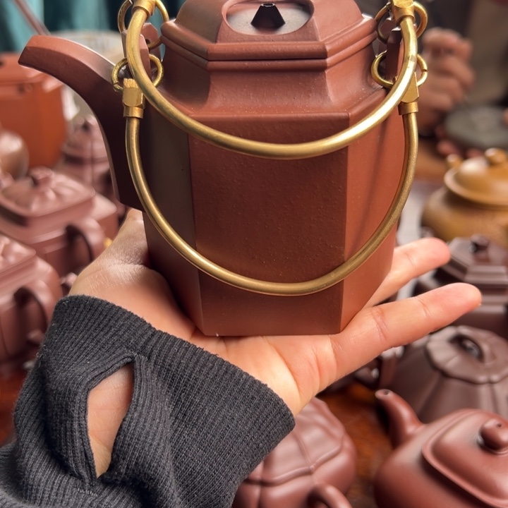 紫砂茶壶紫泥牛盖宫灯提梁