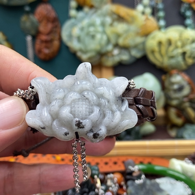 【闪购商品】未镶嵌蛇纹石玉手牌