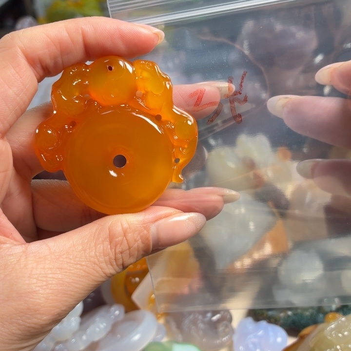 张***爷玛瑙/玉髓未镶嵌吊坠(不含链)