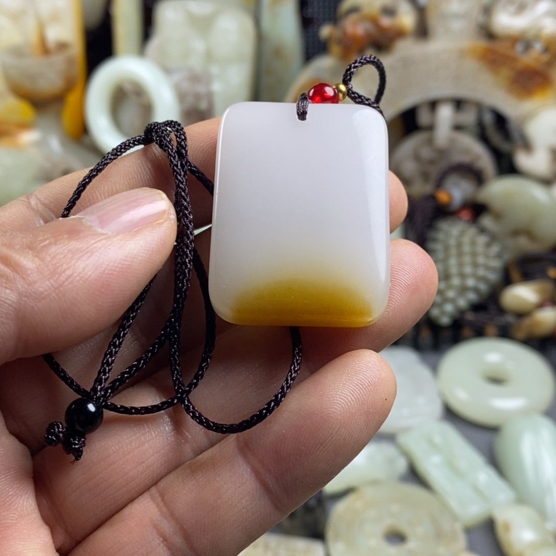 和田玉（糖玉）未镶嵌颈饰