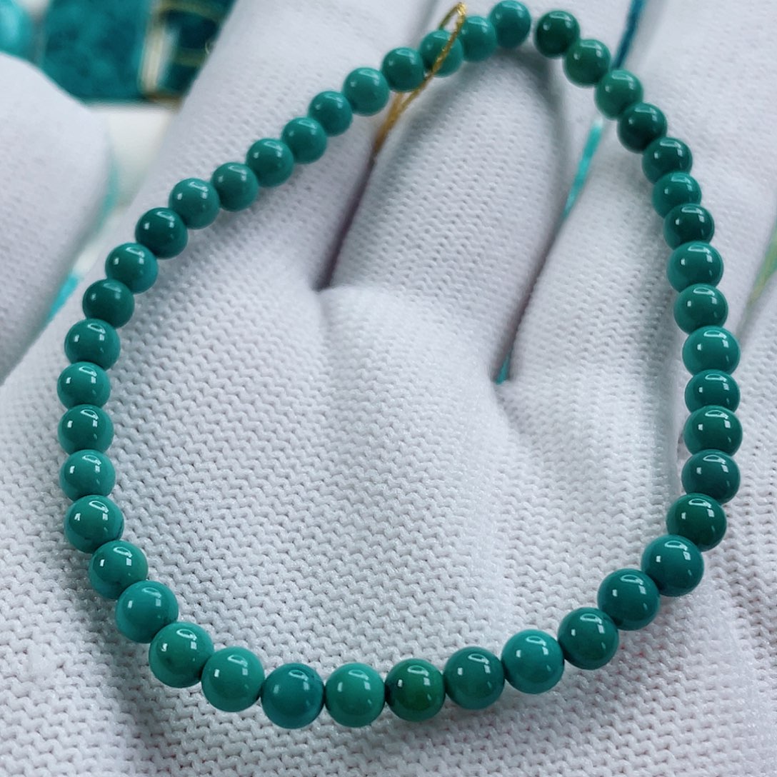 绿松石未镶嵌颈饰