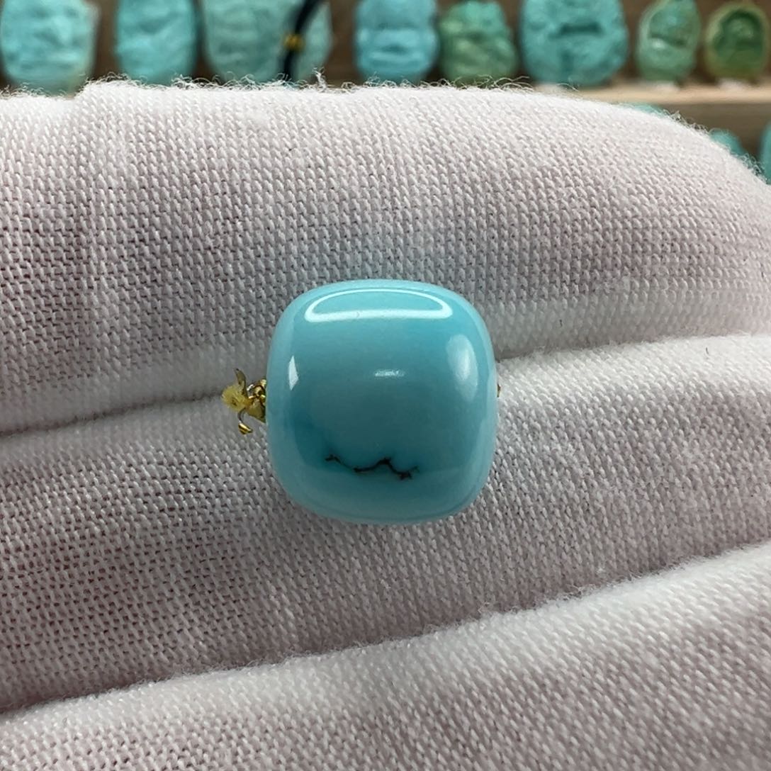 未镶嵌绿松石配饰哎****?