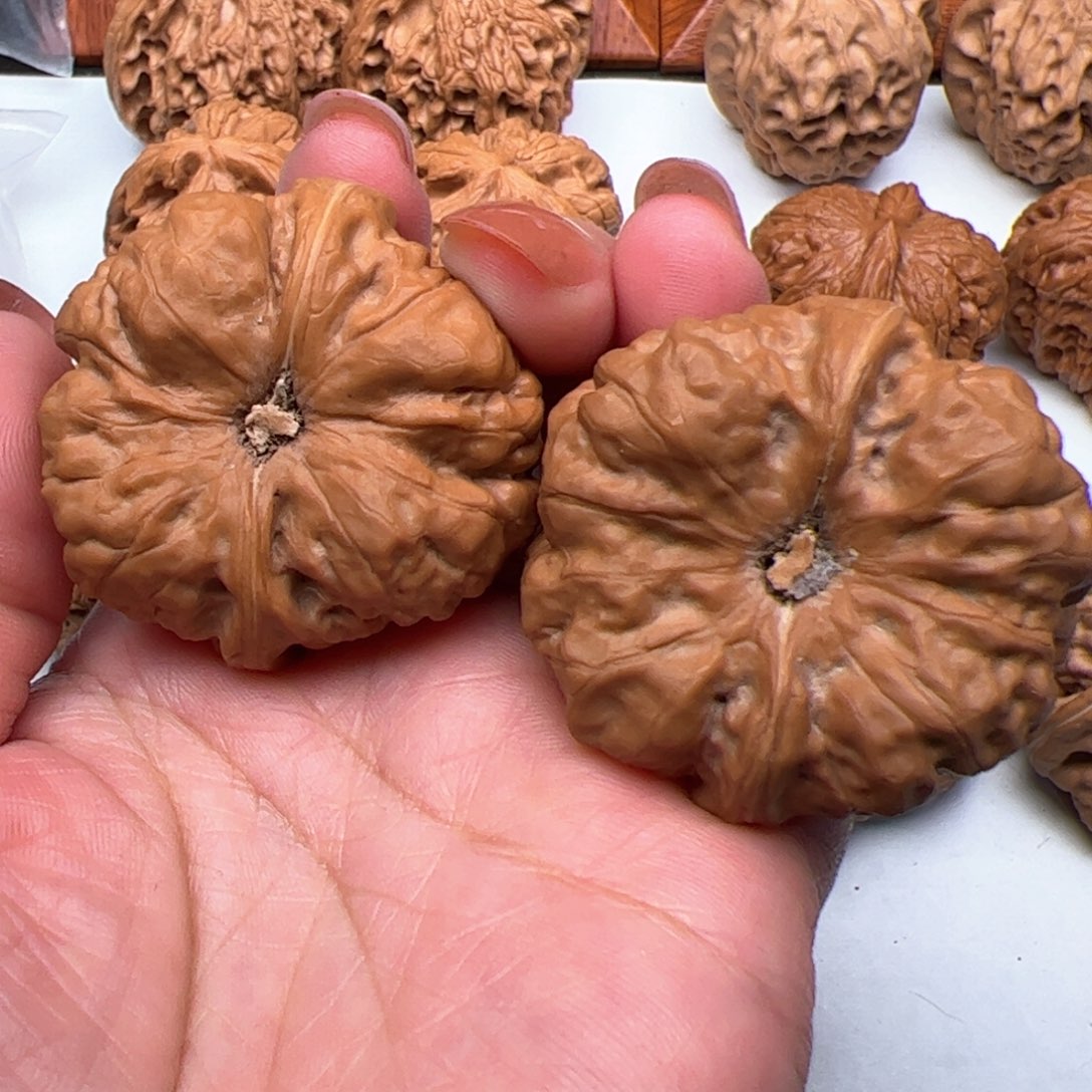 文玩核桃把件半****风蛤蟆头红