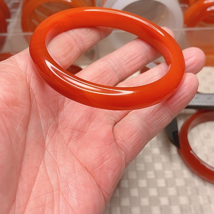 玛瑙/玉髓手镯未镶嵌平*