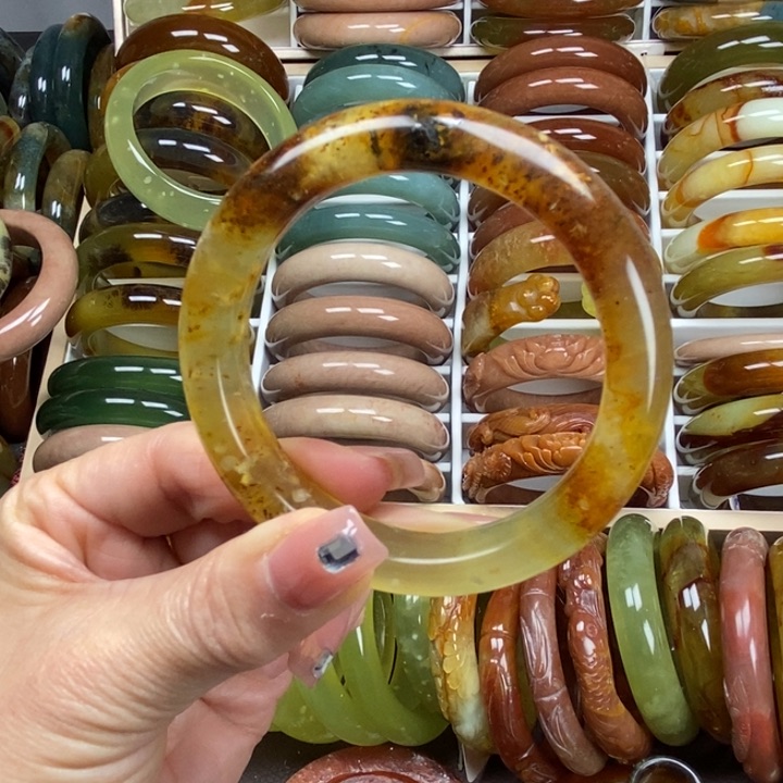 蛇纹石玉手镯未镶嵌53.5