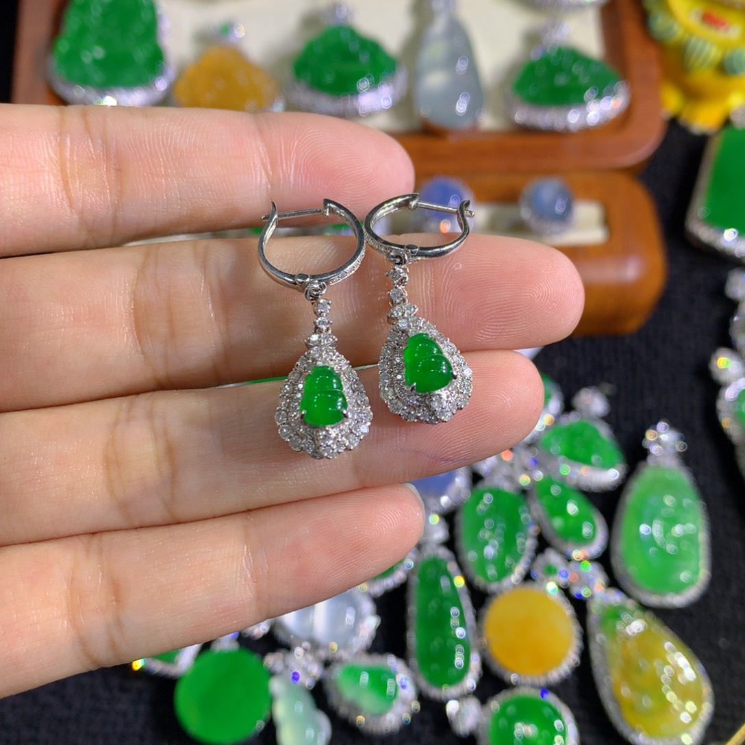 翡翠18K金镶嵌耳饰