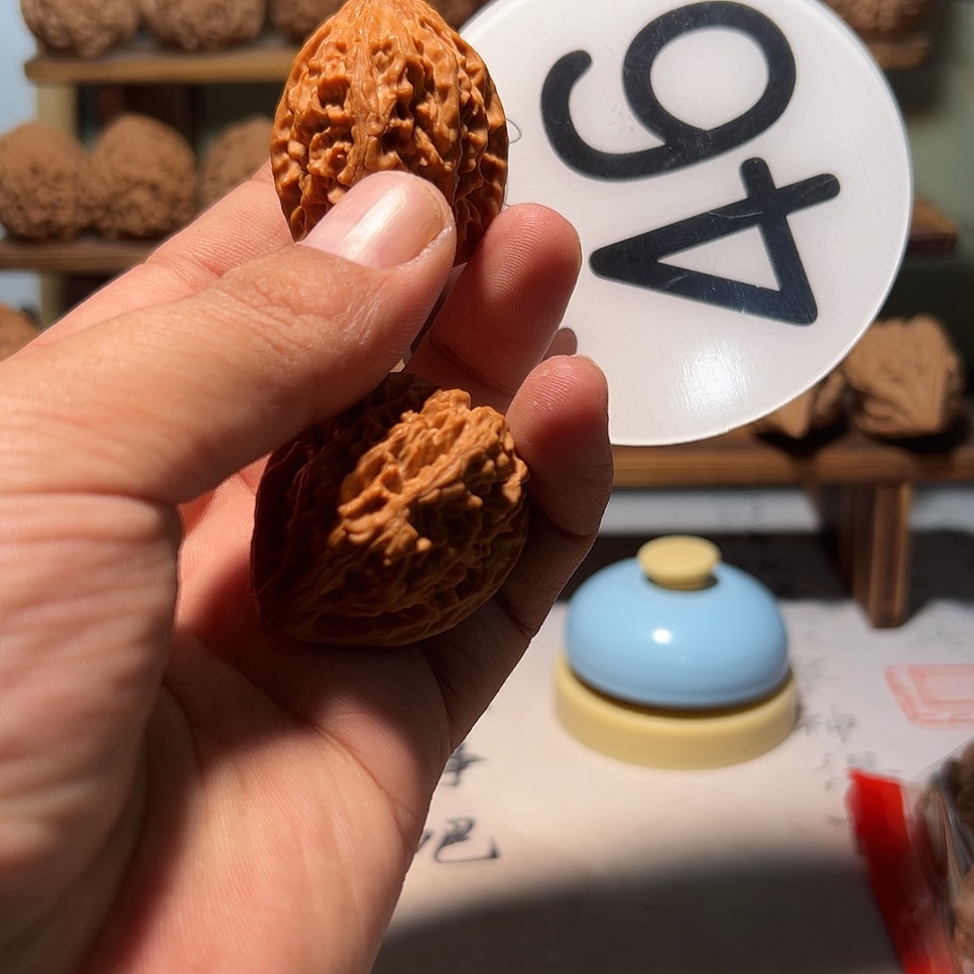 歪***Y文玩核桃，白色46