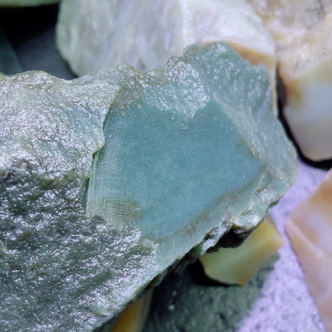 和田玉未镶嵌珠宝半成品