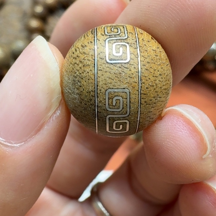 大叶紫檀（黑酸枝木类）