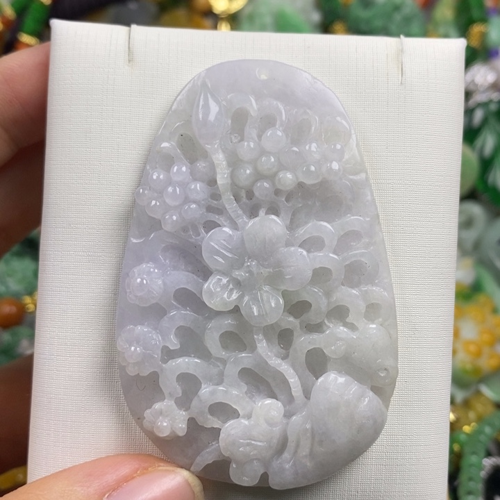 翡翠未镶嵌吊坠(赠链)