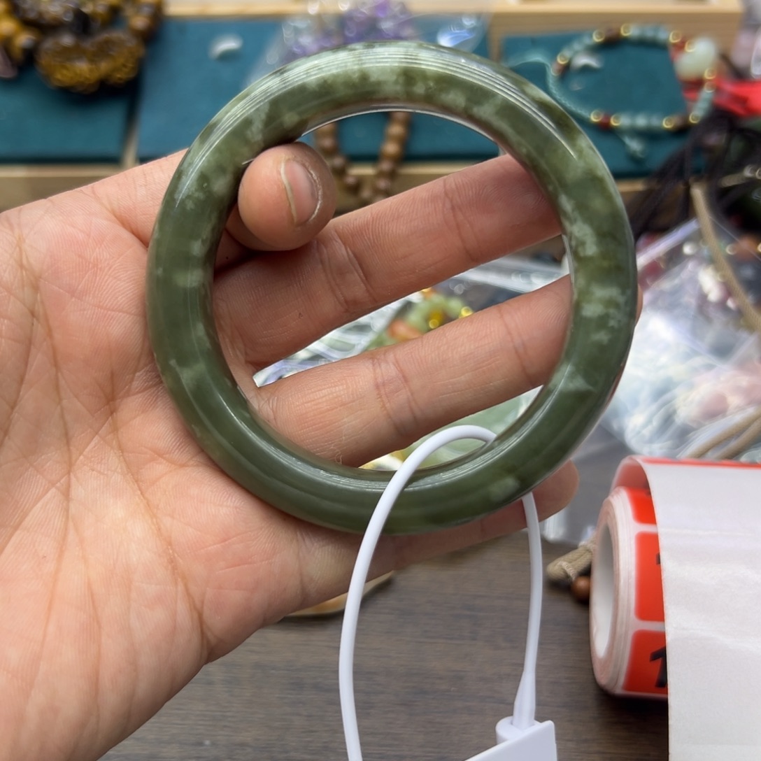 和田玉未镶嵌手镯58.2圈围098