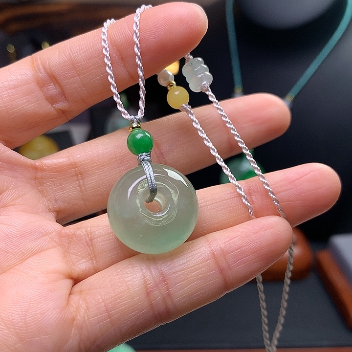 翡翠项链未镶嵌吊坠