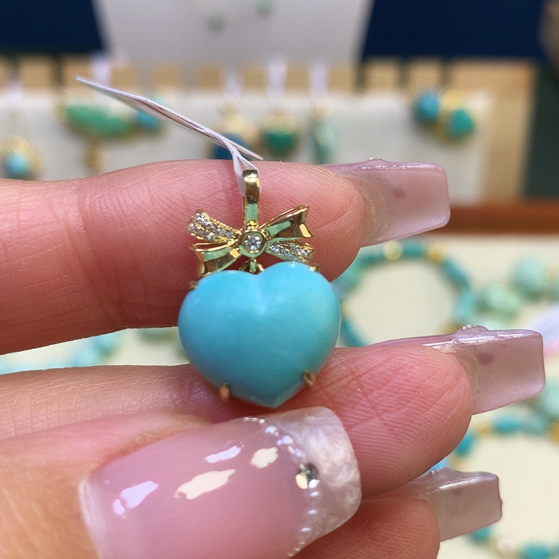 绿松石18K金镶嵌吊坠