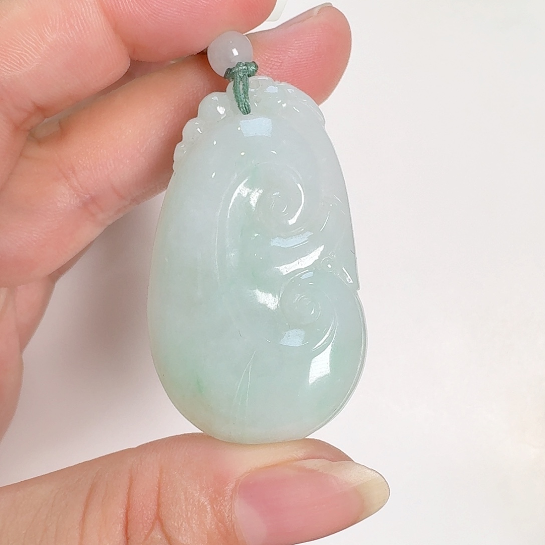 翡翠未镶嵌颈饰如意